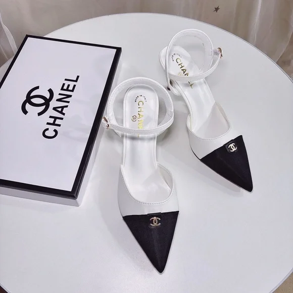 CHANEL Elegant Black and White Heels - Picture 6 of 9